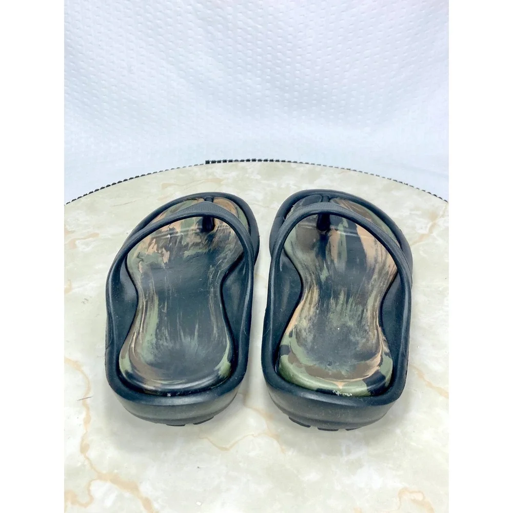 Sahara Camo Swirl Thong Flip Flop Sandals Kids 12 Black Green Casual Beach NWT